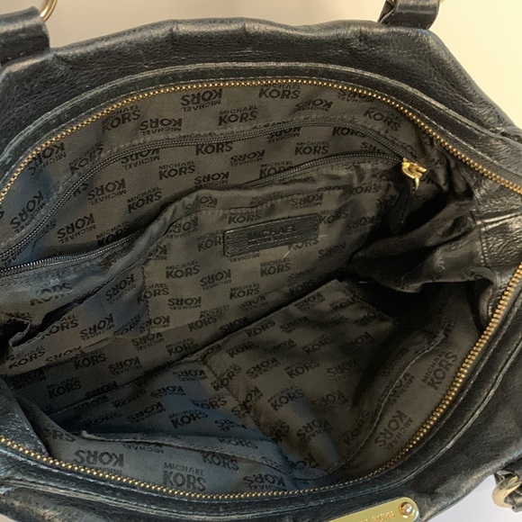 Micheal Kors shoulder bag - Picture 3 of 3